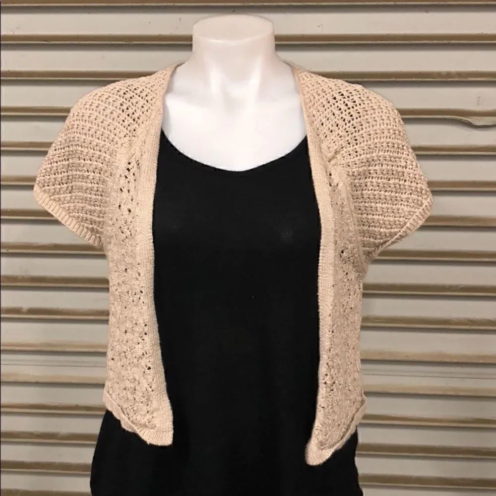 🛍️Dana Buchman shrug in cream